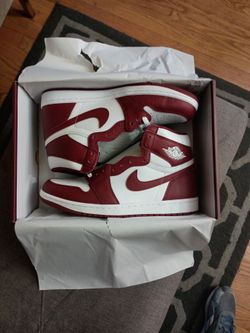 Nike Air Jordan 1 Retro High OG - Team Red - Size 10.5 