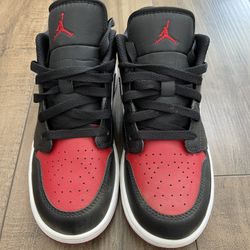 Nike Air Jordan 1 Low Bred Toe. Size 5y.