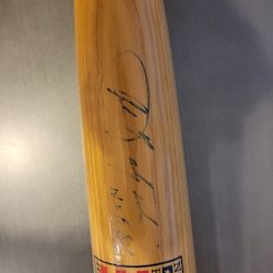 Autographed YAZ BAT EXCELLENT CONDITION