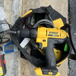 DeWalt 20V MAX Cordless Drill Gun – Like New