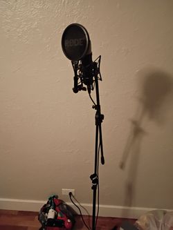 Rhodes NT1 Bundle