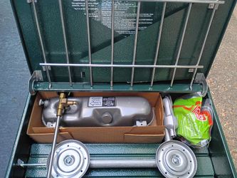 Coleman Dual Fuel Two Burner Camp Stove w Fuel Tank