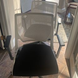 10 Office Chairs Made in Italy