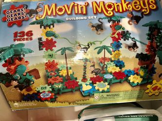 Learning Resources Gears! Movin’ Monkeys Building Play Set