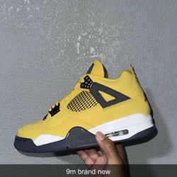 Jordan 4 Lightning 