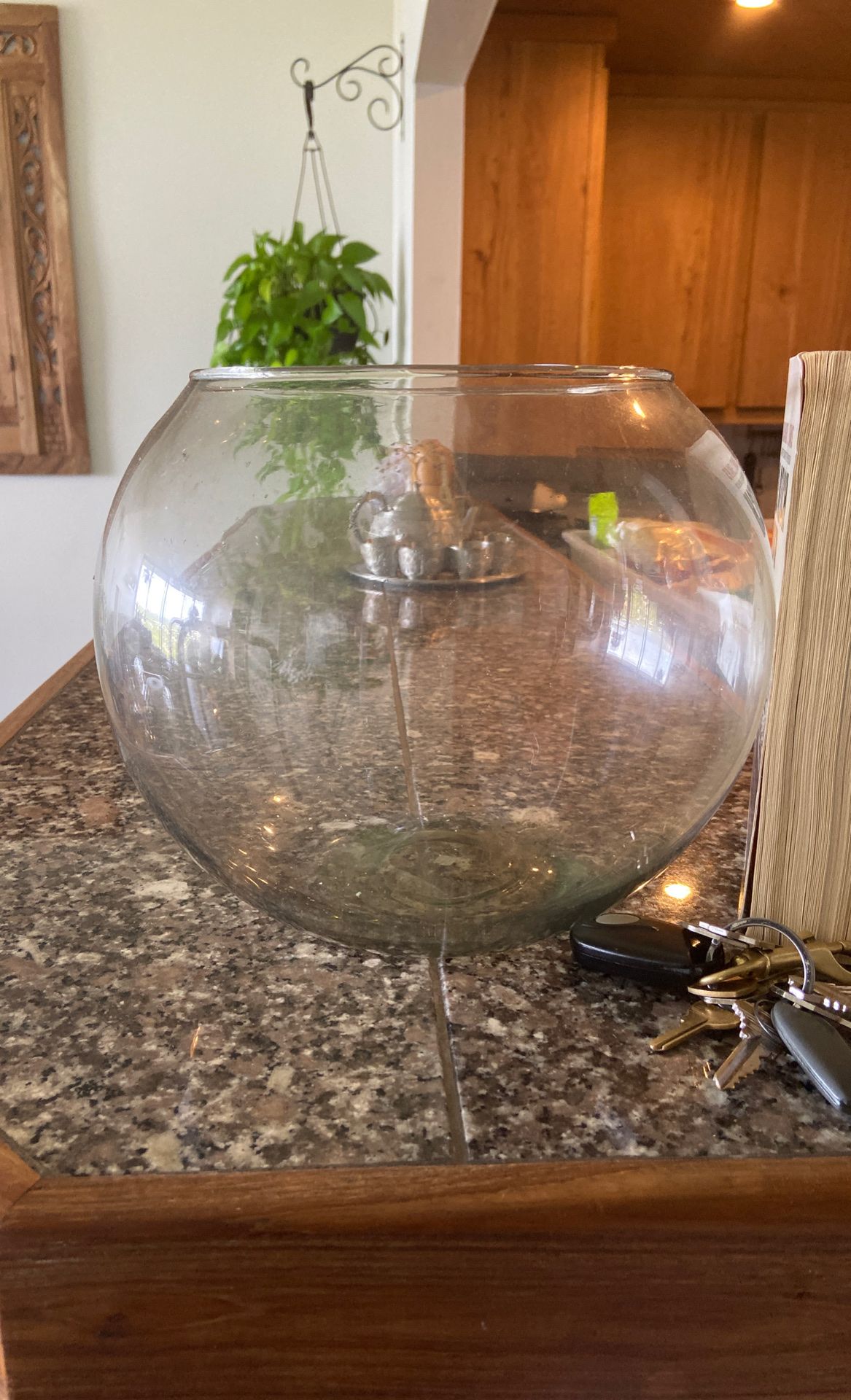 Large fish bowl for Sale in Miami, FL OfferUp