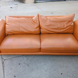 BEAUTIFUL *CARAMEL* BROWN LEATHER COUCH/SOFA