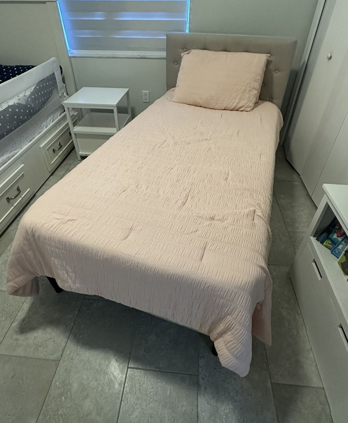 Full Twin Bed With Mattress