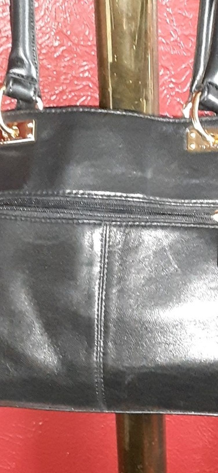 Liz Claiborne Leather Handbag/Wallet