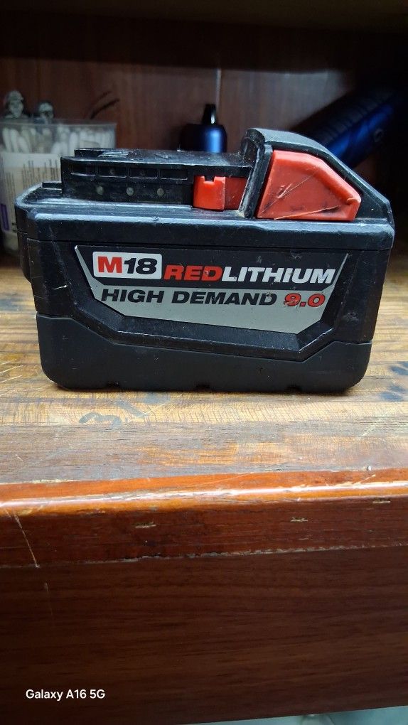 M18 Red Lithium High Demand 9.0 Ah Battery Pack
