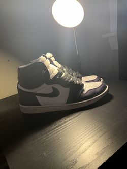 Retro Jordan 1 “court purple”