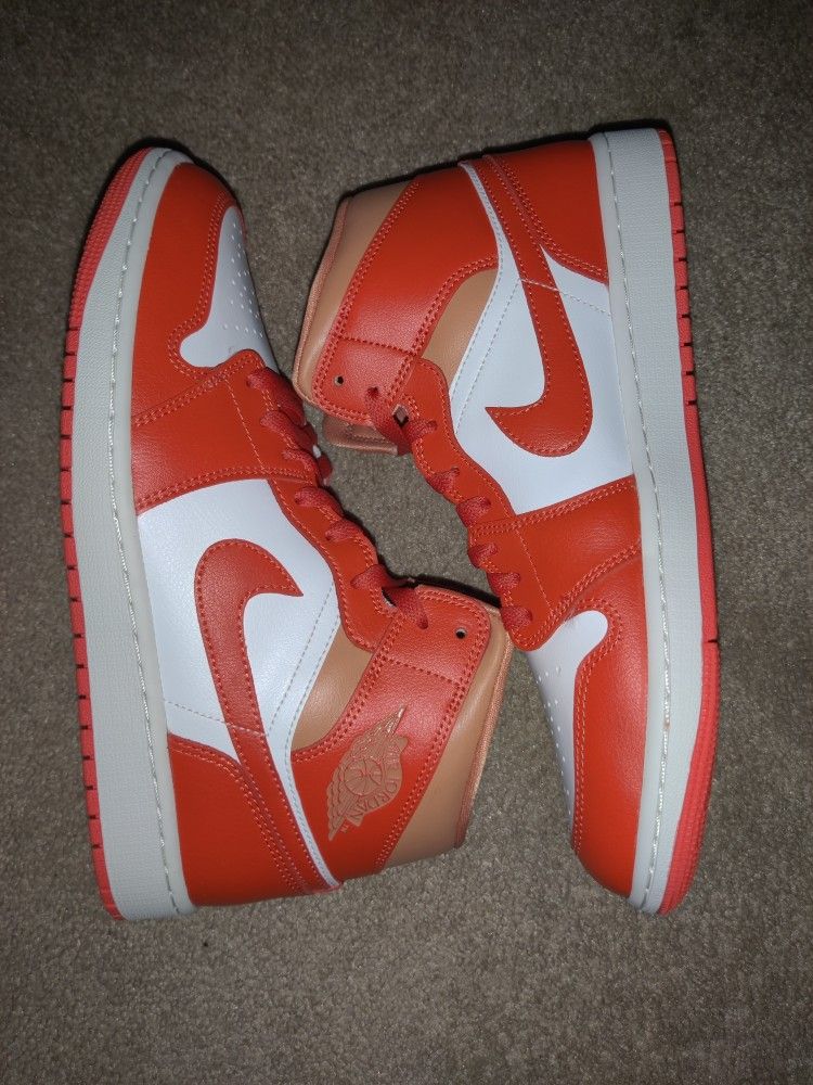 Wmns Air Jordan Retro 1 Mid "Cosmic Clay" Size 11wmns/9.5 Men