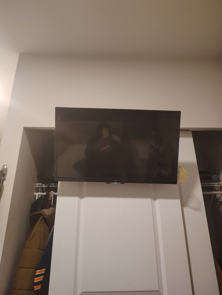 32 Inch TCL Roku TV