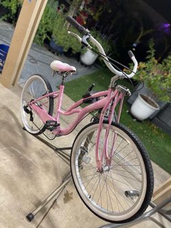 Schwinn Roxie 7-Speed Cruiser