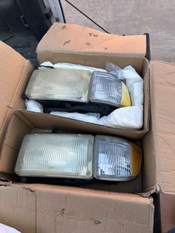 1999 dodge Ram 1500 headlights!