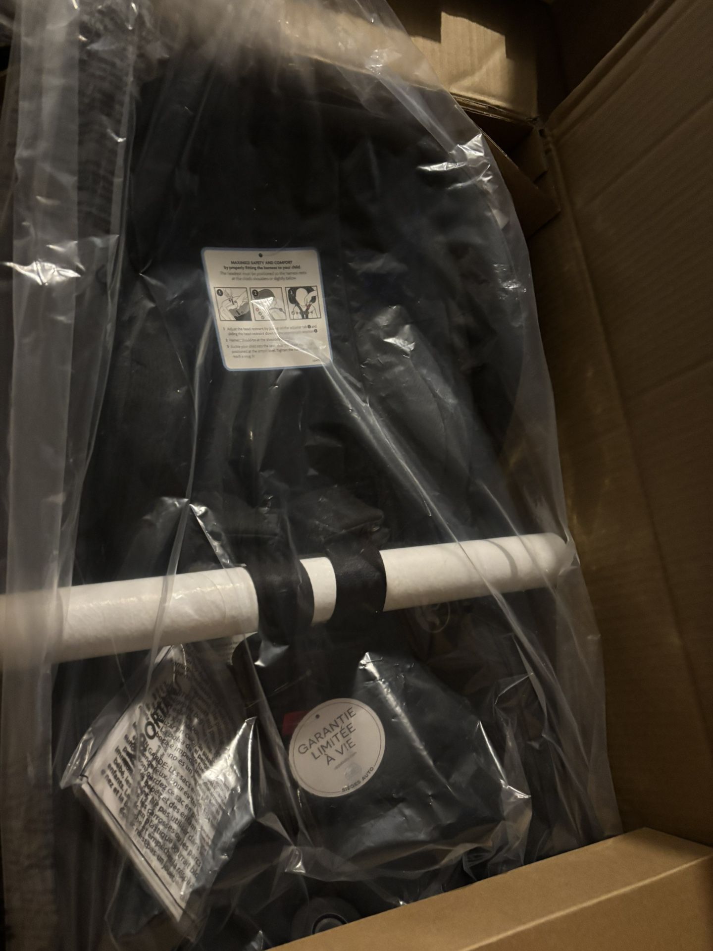 NEW! Uppababy V2 Infant Car Seat