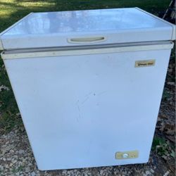 Magic Chef 5.5 Cubic Feet Freezer