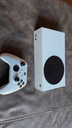Xbox series s comes with 50+ games included new pre order games