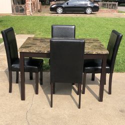 Dining Table & Chairs 