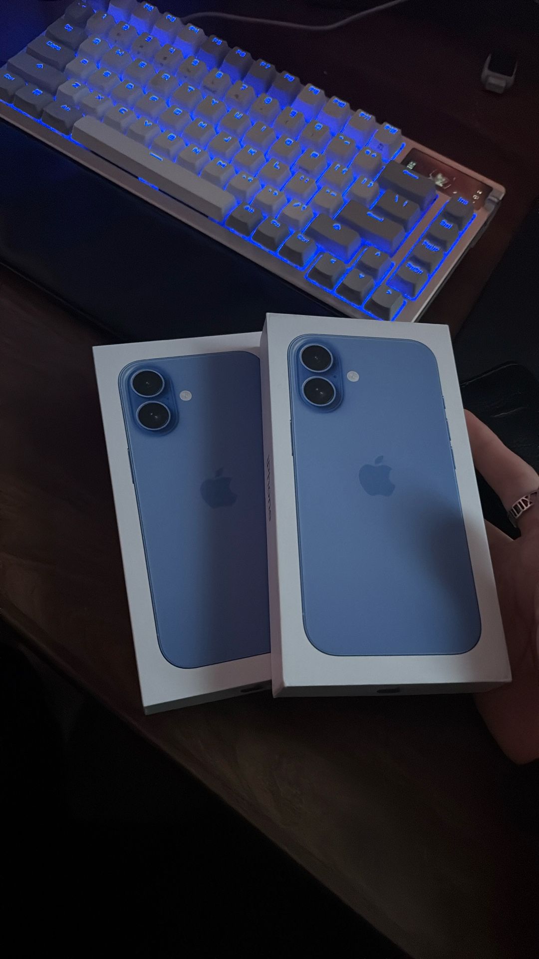 iPhone 16 128