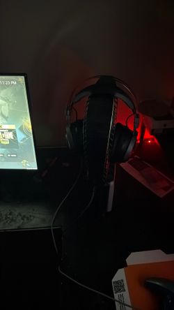 Ps5 wit monitor and controller and cables