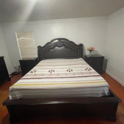 Bedroom Set King Size For Sale 