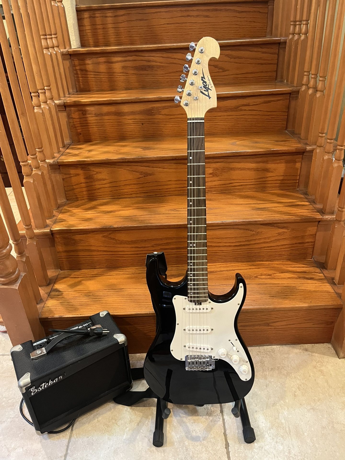 Washburn Lyon Stratocaster (Brand New) W/ Esteban Guitar Amp