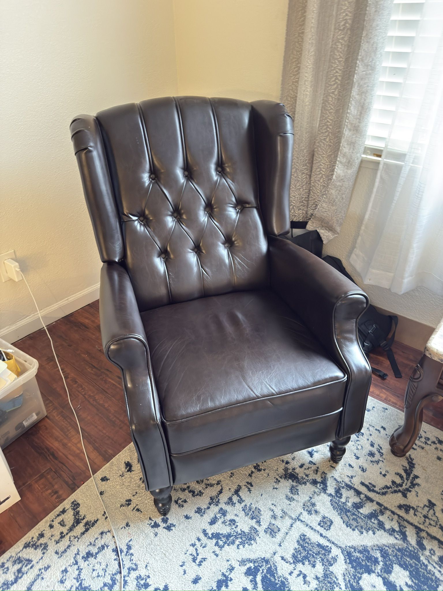 2x Brown Leather Recliner