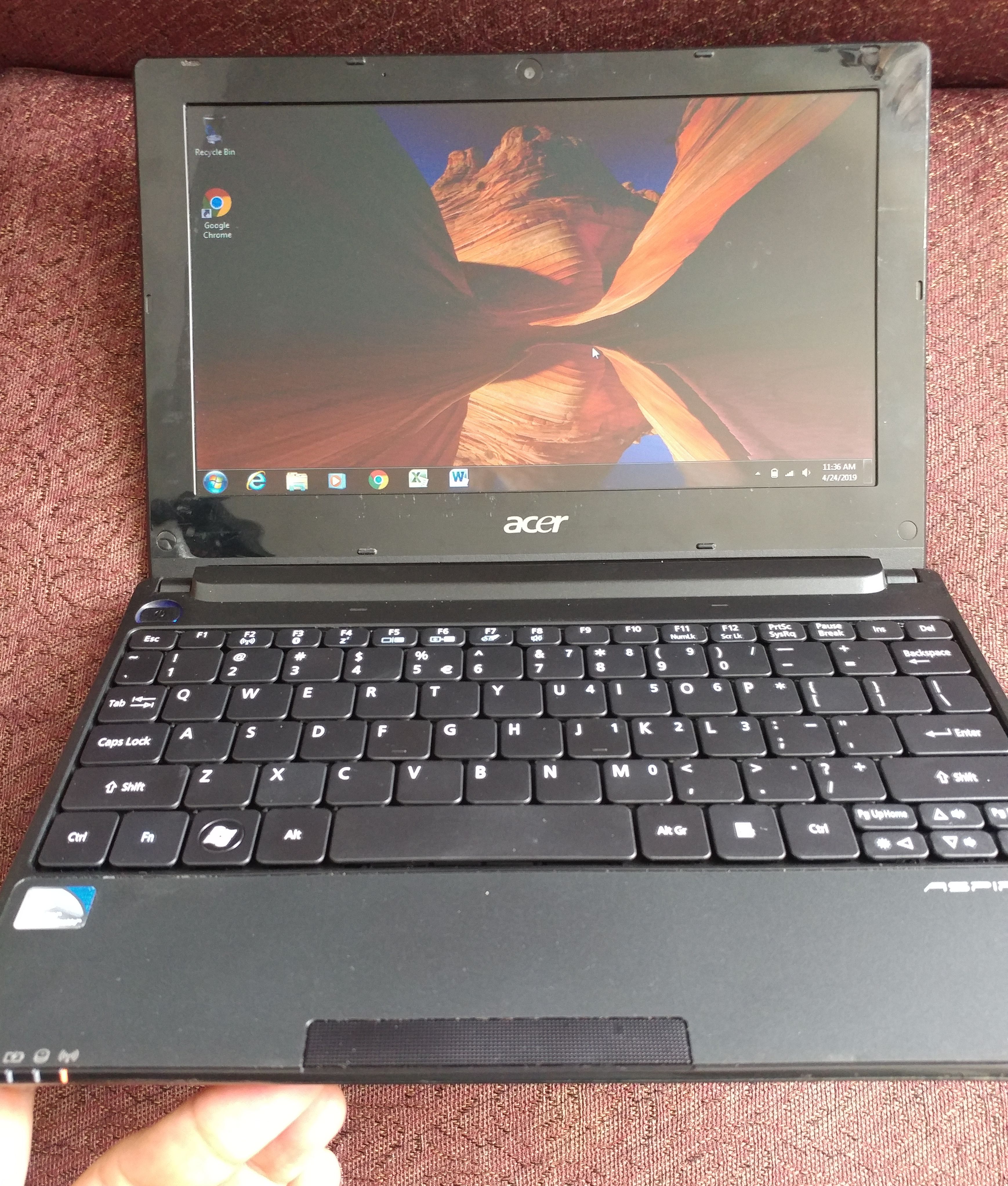 Mini Laptop Notebook Acer Aspire One Excellent Condition, Windows , Office New Charger