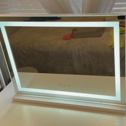 LED MAKEUP MIRROR