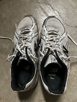 9.5 Men’s New Balance Shoes