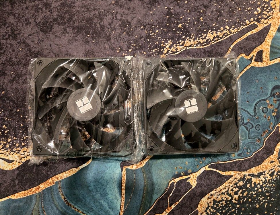 Two Thermal Right 120mm Fans For PC case Or CPU cooler