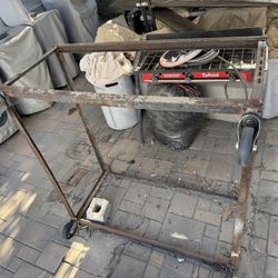Metal Rack On Wheels 