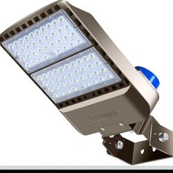 LED Parking Lot Lights Adiustable Trunnion Mount 200W Dusk to Dawn