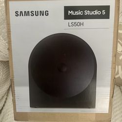 BRAND NEW IN BOX**Samsung Music Studio 5 Wireless Speaker (2026)