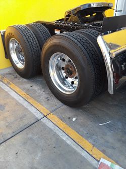 Pulido de aluminio y pintura detallado de interiores
