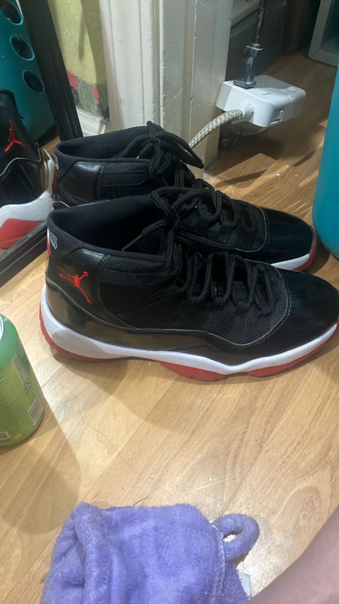 Men’s Retro 11 Jordans Space Jam Size 8.5