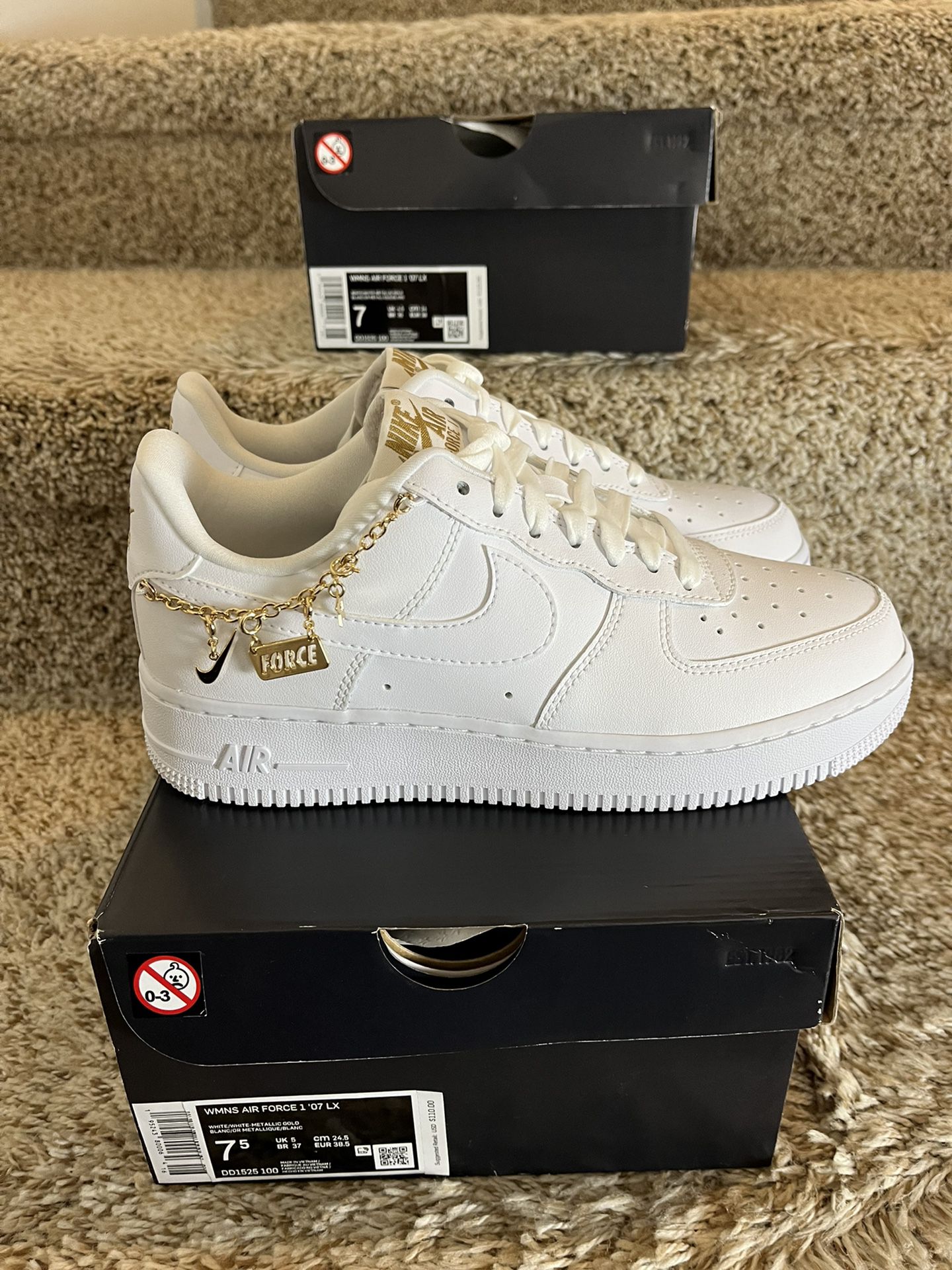 DS Nike Air Force 1 Low White Pendant Sz7.5W/6M for Sale in Katy, TX -  OfferUp