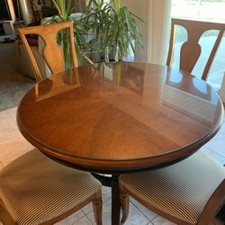 Round Dining table and chair set