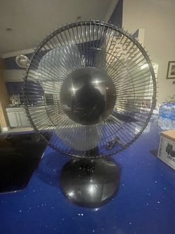 Black fan