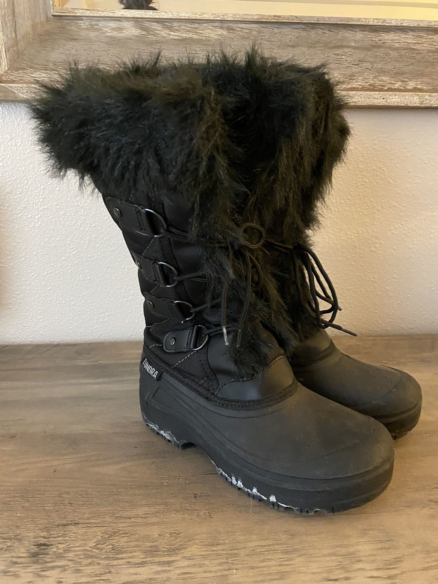 Women’s Snow Boots (Size 6) In Great Condition!