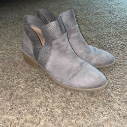 Ankle booties 