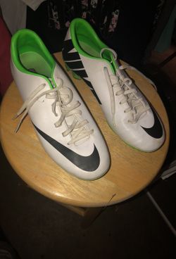 Soccer cleats