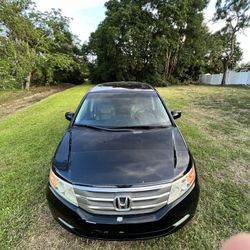 Honda Odyssey  Touring Elite Minivan 4D