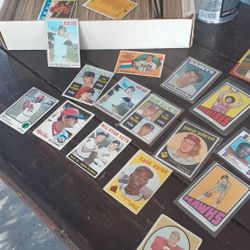 Selling my old baseball card collections come 50 60 70 years ago