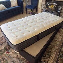 Twin Mattress/box Spring(like New)