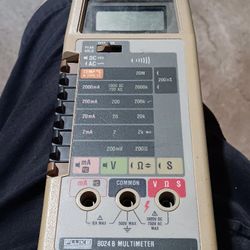 Fluke. Missing Battery Cover And Has No Leads