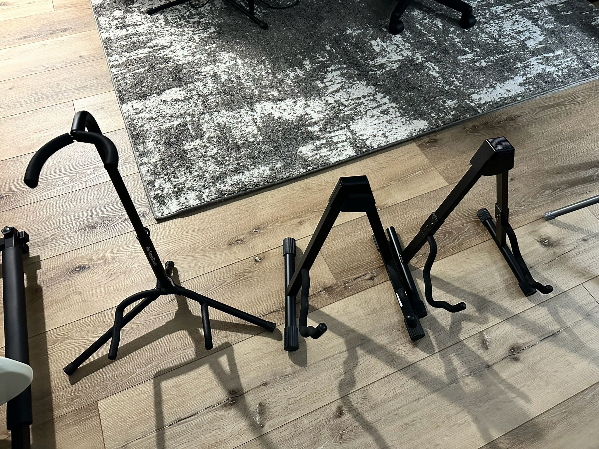 3 guitar stands