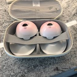 Momcozy M5 Wearable Breast pump 