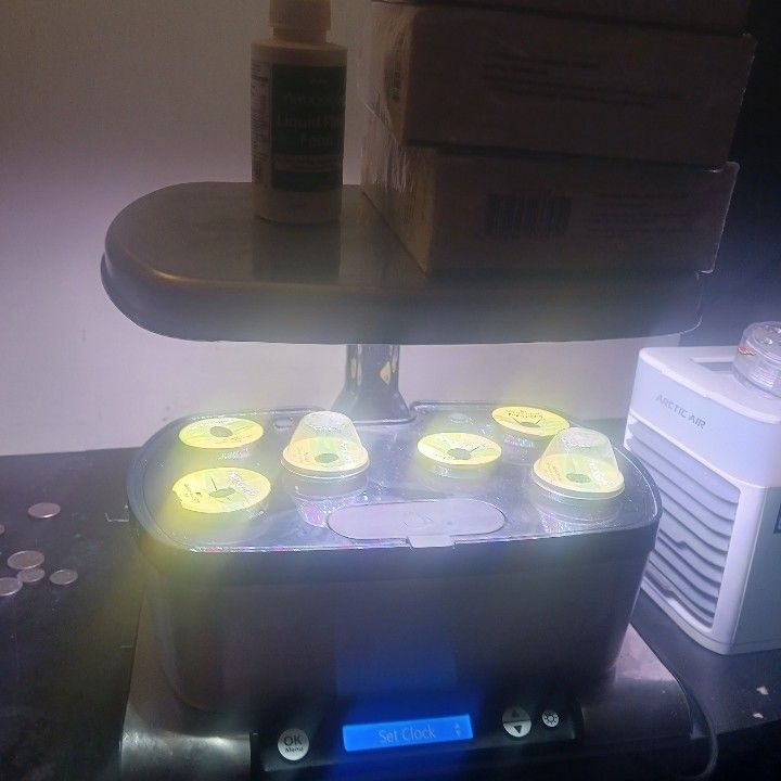 selling a aero Garden its Brand New